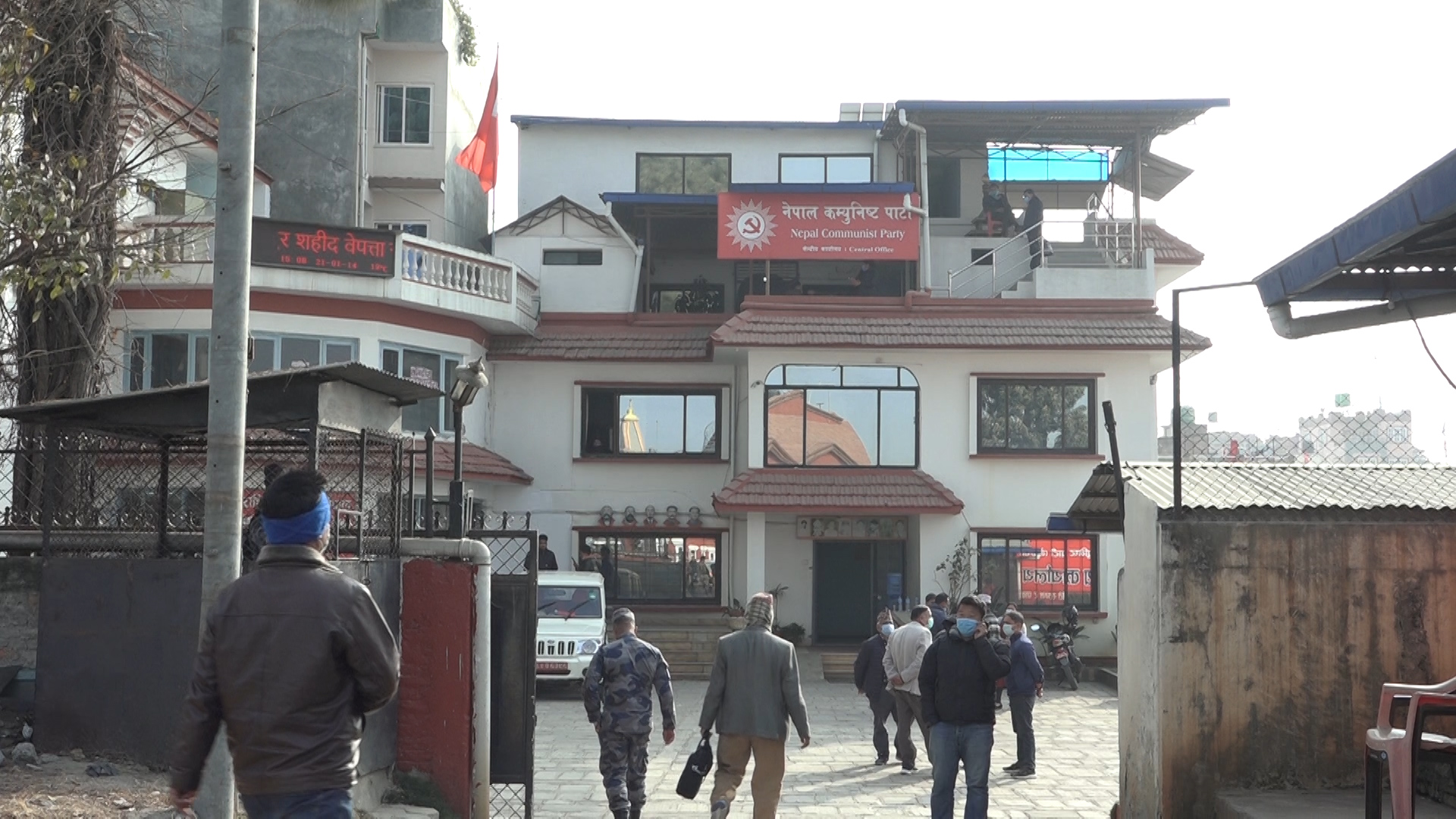 माओवादी केन्द्रले एमालेतिर लागेका सांसदलाई फर्काउन पत्र पठाउने 